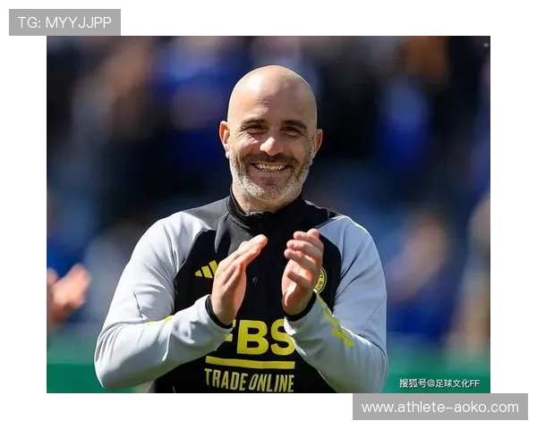 足球球星戴安全帽挑战极限运动 引领全新体育潮流风尚